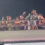 Isabella Santoni Instagram - Me perguntaram como é o carnaval perfeito: @ivetesangalo 👑 + cerveja gelada 🍻 + um amor pra chamar de meu c mt beijooo 💓 Salvador, Bahia, Brazil
