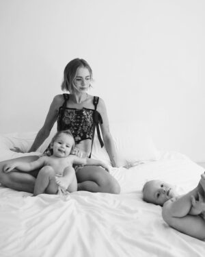 Isabella Scherer Instagram - Mornings with @zissoubr ❤️ Todos nossos colchões, roupas de cama, protetores, travesseiros e nossa cama são Zissou!!! Apenas os melhores 🫶🏻 E eu ainda escolhi o Zissou Blue pra minha casa, que tá sempre fresquinho e tem um conforto 10/10 ❤️

Com o cupom ISASCHERER vocês têm 10% de desconto cumulativo com outras promoções da Zissou

*publicidade