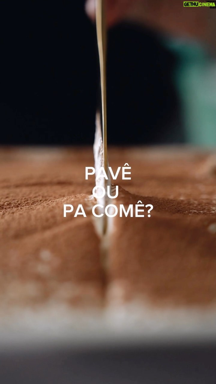 Isabella Scherer Instagram - PAVE OU PA COMÊ? Dessa vez, um pavê ainda mais gostoso com Mathieu Teissere! Creme de Chocolate: 500g + 150g de leite 110g açúcar 150g de chocolate amargo 40g de amido de milho 6 gemas Creme Branco: 800g de leite 70g de amido de milho 140g de açúcar baunilha a gosto Bolacha: 1/2 xícara de Mathieu Teissere Avelã 1/4 xícara de whisky 1/4 xícara de água Quando fizer, me marca? *publicidade