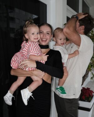 Isabella Scherer Instagram - The Pequenos desejam um feliz Natal pra todos vocês, nossos amigos da internet ❤️ Obrigada por todo amor nesse ano!