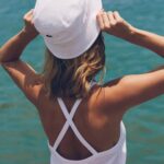 Isabella Scherer Instagram - Com a Lacoste, o frescor e a leveza estão garantidas no seu look de fim de ano! Eu já escolhi os meus preferidos e agora quero te perguntar: qual peça não pode faltar nos seus dias de verão? 🐊✨ #VerãoLacoste #LacosteHolidays *publicidade