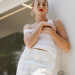 Isabella Scherer Instagram - 15 dias pra acabar o ano, vocês têm noção disso???? 😳 Por aqui eu tô mega empolgada, com meus lookinhos Renner separados e pronta pra aproveitar minhas tão merecidas férias!!! E vocês, já escolheram os looks pro final de ano? Corre pro site da @lojasrenner que tem opções pra todos os estilos e 60 dias pra começar a pagar! #AcrediteNoNatal *publicidade