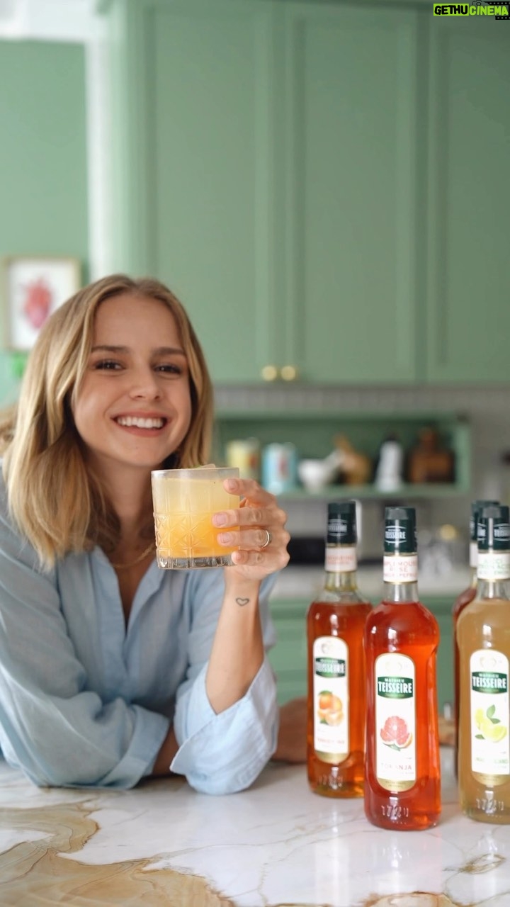 Isabella Scherer Instagram - Desafio aceito ✅ Drink refrescante e sem álcool feito com o Mahtieu Teissere de Tangerina, o novo sabor de @teisseirebr ! - 30g Mathieu Teissere Tangerina - 20g de suco de limão - 5 folhas de hortelã - Gelo - Água tônica ou soda Quando fizer, nos marca? *publicidade