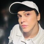 Isha Koppikar Instagram - Cap-tivating the world, one day at a time 😉