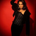 Isha Koppikar Instagram - Dressed in black, living in the red-hot moment 🔥🔥 Makeup: @makeupartistrybykavithasekar Hair: @thamizh.hairstylist Photography: @kiransaphotography Outfit: @neeturohra_india Jewellery: @rayabyvijetar Shoes: @prada Managed by: @dipalijoshi01 @vkcelebrities