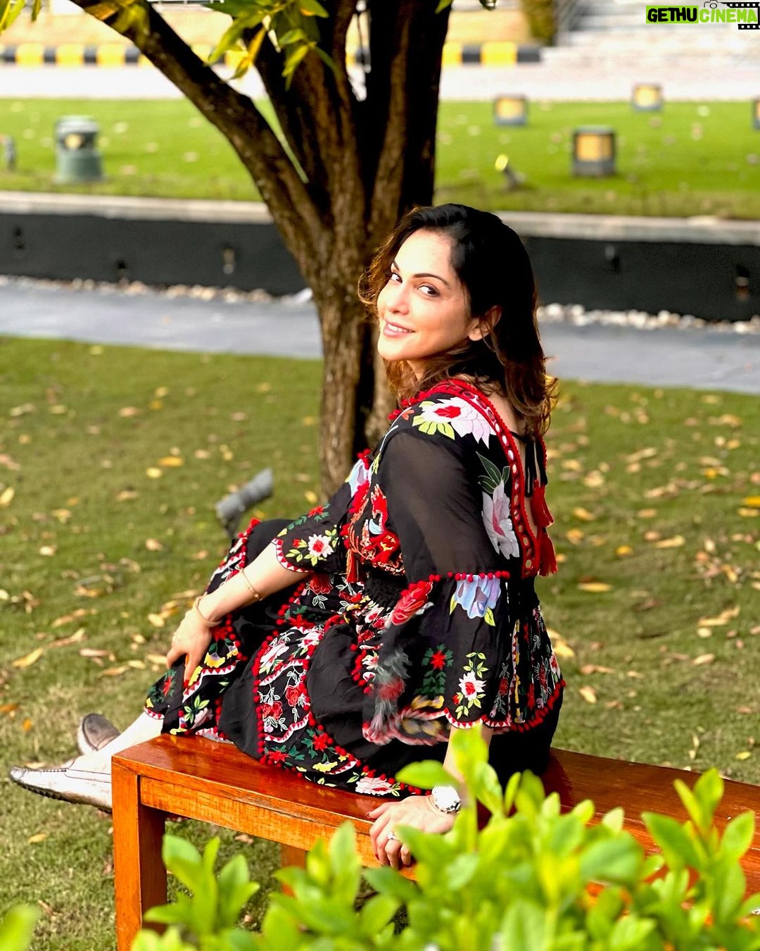 Isha Koppikar Instagram - Finding peace in the simple moments, surrounded by nature's beauty 🌳