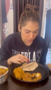 Isha Koppikar Instagram - Who else loves dhabhe ka khana? 🥘