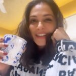 Isha Koppikar Instagram - क्या आपके साथ भी ऐसा होता है या हुआ है? 🤣 [Isha Koppikar, Actor, Just For Laughs, Funny, Moments, Trending Reels, Reels, Laughter, Good Morning]