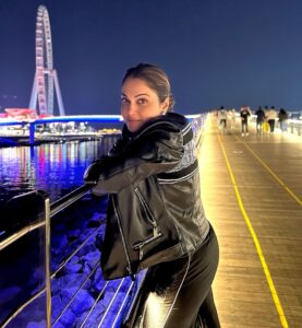 Isha Koppikar Instagram - Capturing moments that make life memorable ✨ #dubai #travel #traveldiaries #moments #aboutlastnight
