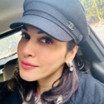 Isha Koppikar Instagram - As the sun rises on a new week, so does the excitement for new stories, opportunities, and moments waiting to unfold. 🌅📖 #NewWeekNewBeginnings