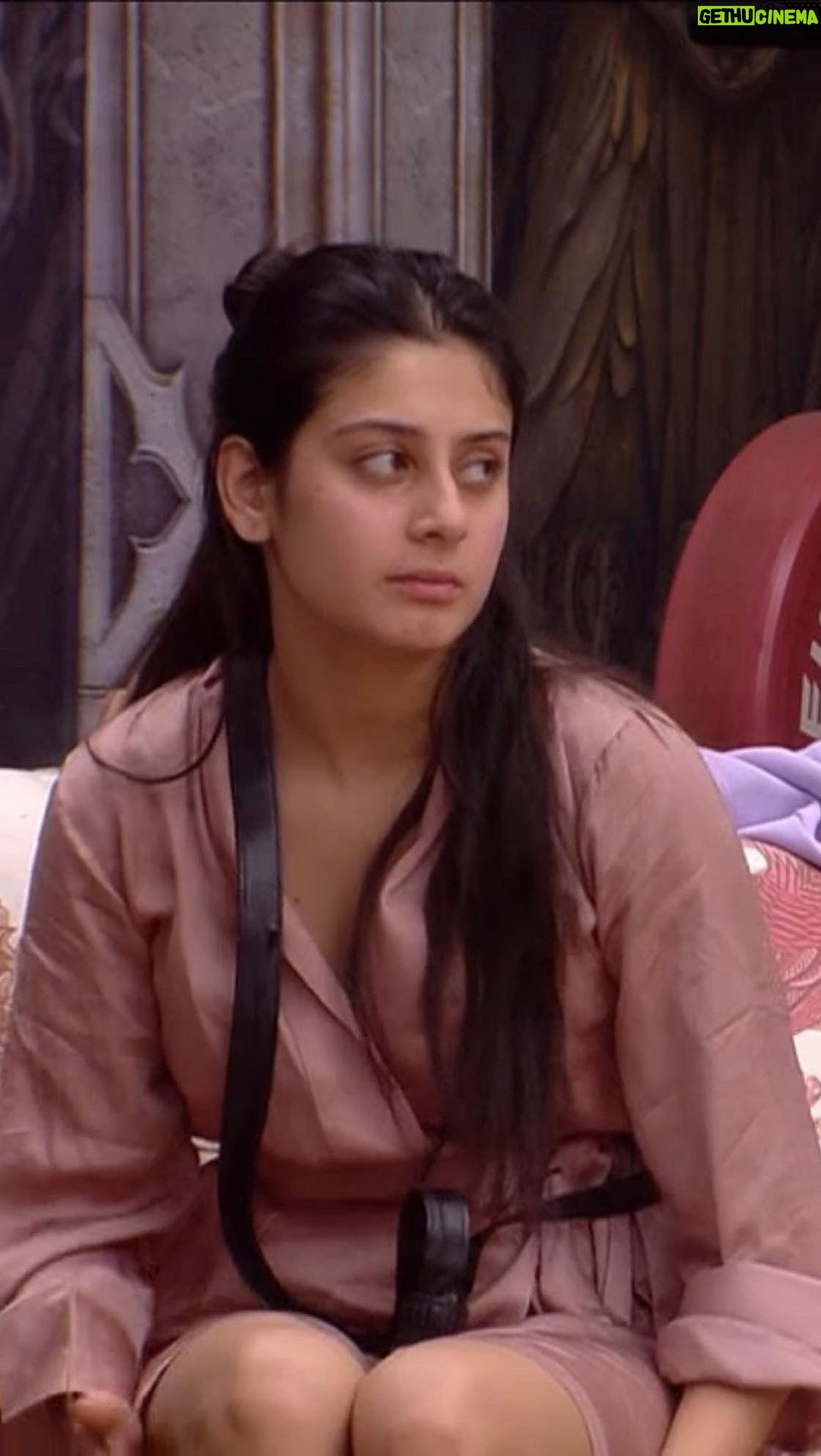 Isha Malviya Instagram - The reality is clearly reflected on reel now. It is disheartening to see women facing so much for pressure, body shaming, slut shaming if she wants to live her life her way. Apni marzi se jeene ki kimmat #IshaMalviya ne barr barr chukai hai par usne saath dena nahi choodha. #teamishamalviya Video edited by: @ashmaneditors Pink nightwear: @dawnanddusk.co x @picknjump.store x @khwaish_mehta @isshhhbykhwaish @colorstv @officialjiocinema #biggboss17 #bb17 #colorstv #jiocinema #endemolshine #ishamalviya
