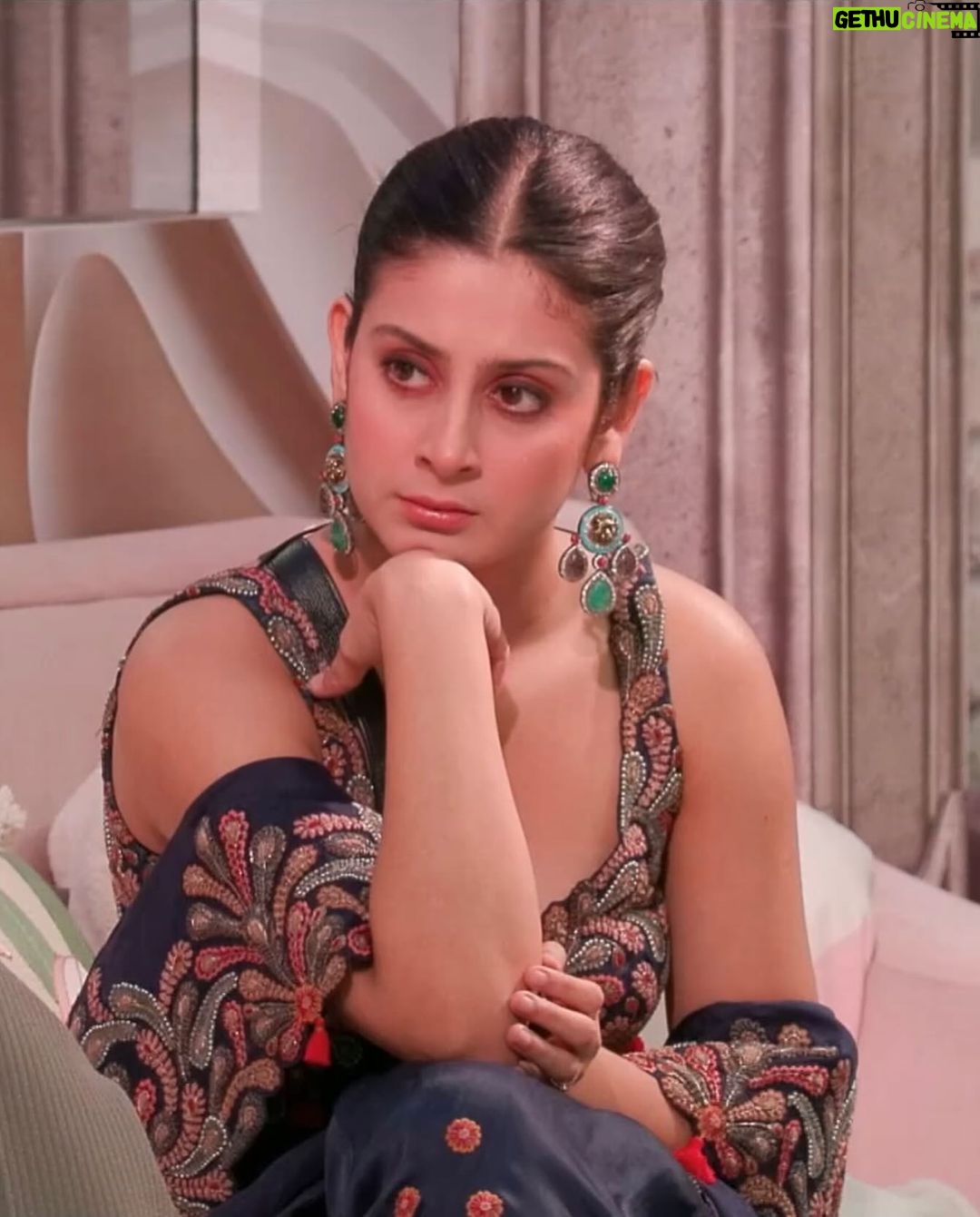 Isha Malviya Instagram - Pretty in bling.. full of sass and zing. ๐ #teamishamalviya Look 1: @dresico_official x @pastel_pearls_jewellery x @scrunchiesclosetbysu Look 2: @shop.sarvangikohli x @divyamutrejalabel x @agsjewellery Look 3: @pocketfulofcherrie x @alittleextra.co.in Look 4: @frontierphagwara x @agsjewellery Styled by: @khwaish_mehta @isshhhbykhwaish @colorstv @officialjiocinema #biggboss17 #bb17 #colorstv #jiocinema #endemolshine #ishamalviya