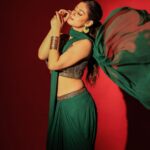 Isha Malviya Instagram – Saree, not sorry!😉🙈❤️
.
#ishamalviya #ishafam #saree 
.
Saree – @aliyanabymeenabazaar 
Pc – @smileplease_25 
Mua- @aachal_mua 
Hair – @hairbykhushimehta