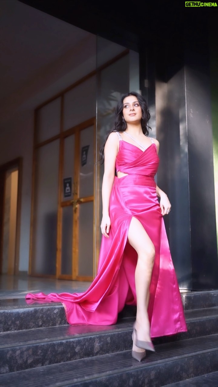 Isha Malviya Instagram - 💕 . Styled by - @sohail__mughal___ @stylingbyvictor . #ishamalviya #trendingaudio #trending #diljitdosanjh #cokestudio #magic