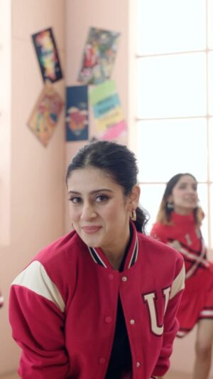 Isha Malviya Instagram - Tere piche pagal hoyi! 😍 

keep making dance reels using this hookstep, i'll repost it on my story!💕

#ishamalviya #VePaagla #playdmfofficial #trendingaudio #trending