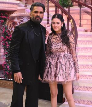Isha Malviya Instagram - @madhuridixitnene @suniel.shetty 😍
kaisa laga aap sab ko mera dance?💃🏻🫶🏼
.
#dancedeewane #madhuridixit #sunilshetty #ishamalviya #ishafam 
.
Outfit- @labelshivanikhullar 
Styled by - @shivani_rainbowsalt & @neiljustchill 
Heels- @regalshoes.in