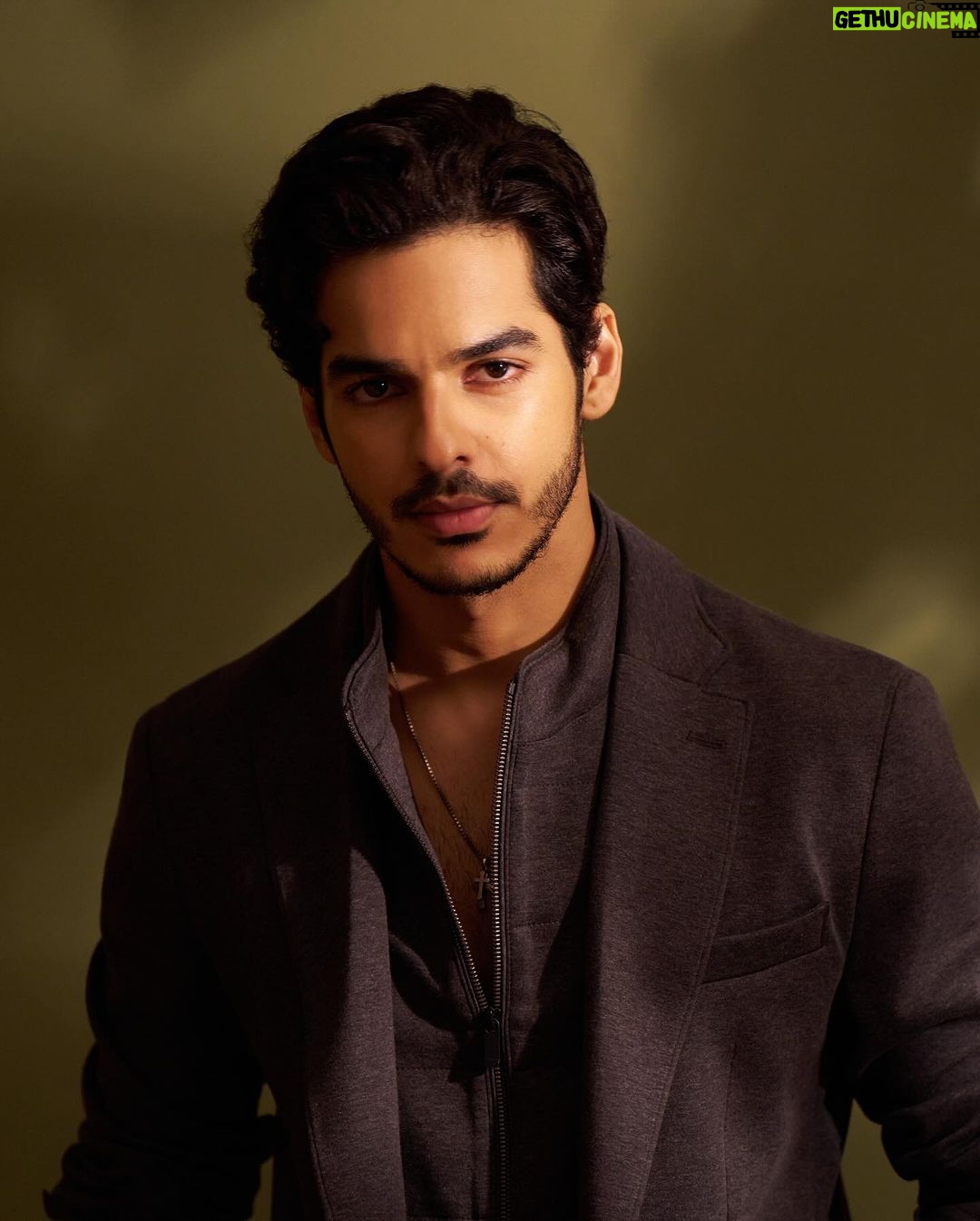 Ishaan Khattar Instagram - PIPPA on @primevideoin this Diwali ЁЯТердкрдЯрд╛рдЦреЗ рд╣рдо рд▓рд╛рдПрдБрдЧреЗ ЁЯФе