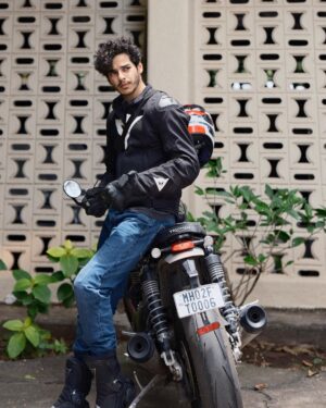 Ishaan Khattar Instagram - Sunday ride ✅