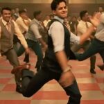 Ishaan Khattar Instagram - Starting your day with some parwaana energy 💘 our one shot wonder! Let’s see your style of #MainParwaana ! @arrahman @arijitsingh 💘