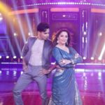 Ishaan Khattar Instagram – Always up for a groove on Ghaghra! Thank you, Ishaan! It was too much fun dancing with you 💃🏼

#Ghaghra #WednesdayVibes  #BollywoodSong #DanceVideo #ReelKaroFeelKaro