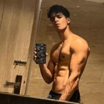 Ishaan Khattar Instagram – Felt wtvr might delete l8r