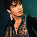 Ishaan Khattar Instagram - Does this make me Slytherin? @pashamalwani @ojasrajani @nalsferns @pat_patrick001 @_psudo_ @aishwaryan93 @rohitgandhirahulkhanna @misho_designs @heelandbucklelondon