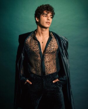 Ishaan Khattar Instagram - Does this make me Slytherin? 

@pashamalwani @ojasrajani @nalsferns @pat_patrick001 @_psudo_ @aishwaryan93 @rohitgandhirahulkhanna @misho_designs @heelandbucklelondon