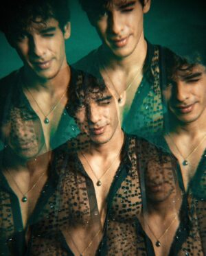 Ishaan Khattar Instagram - Does this make me Slytherin? 

@pashamalwani @ojasrajani @nalsferns @pat_patrick001 @_psudo_ @aishwaryan93 @rohitgandhirahulkhanna @misho_designs @heelandbucklelondon