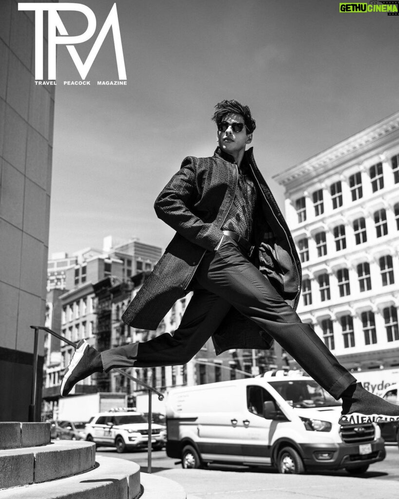 Ishaan Khattar Instagram - Black and white New York > @travelpeacockmagazine Photography - @toranjkayvon Styling - @shanepeacock Hair & Makeup - @francescadidit Location courtesy - Toad Hall Accessories - @falgunishanepeacock All shoes - @balenciaga & @givenchy Actor’s management - Matrix India Entertainment Consultants Pvt. Ltd. Wardrobe - @falgunishanepeacock @falgunipeacock @shanepeacock #ishaankhatter #falgunishanepeacockindia #falgunishanepeacock #thepeacockmagazine #travelpeacockmagazine #falgunipeacock #shanepeacock #fsp #coverstar #printissue #junejulyaug2022
