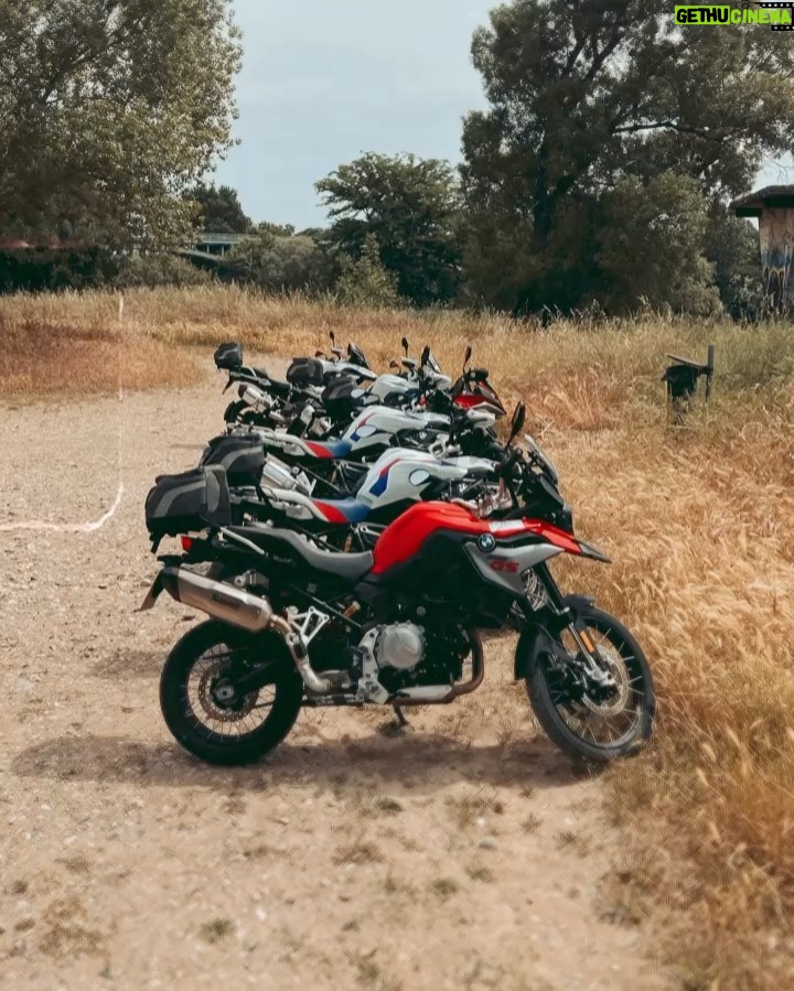 Ishaan Khattar Instagram - Rider aesthetic 🤙🏼