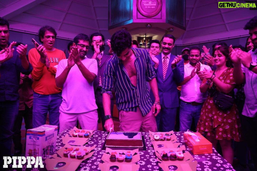 Ishaan Khattar Instagram - Filled with gratitude for the experience of this film. It’s been a dream to work with a team as excellent as this one. Humbled and brimming with love. This is your Captain Balram Singh Mehta signing off from #Pippa See you in the cinemas soon 🔥☄️🧿 @rajamenon @priyanshupainyuli @mrunalthakur @sonirazdan @ronnie.screwvala #SiddharthRoyKapur @arrahman @shooterseth @rsvpmovies @roykapurfilms @ninadnayampally @anujsinghduhan @raichandrachoor @soham_majumdar_ @vijayganguly @saregama_official