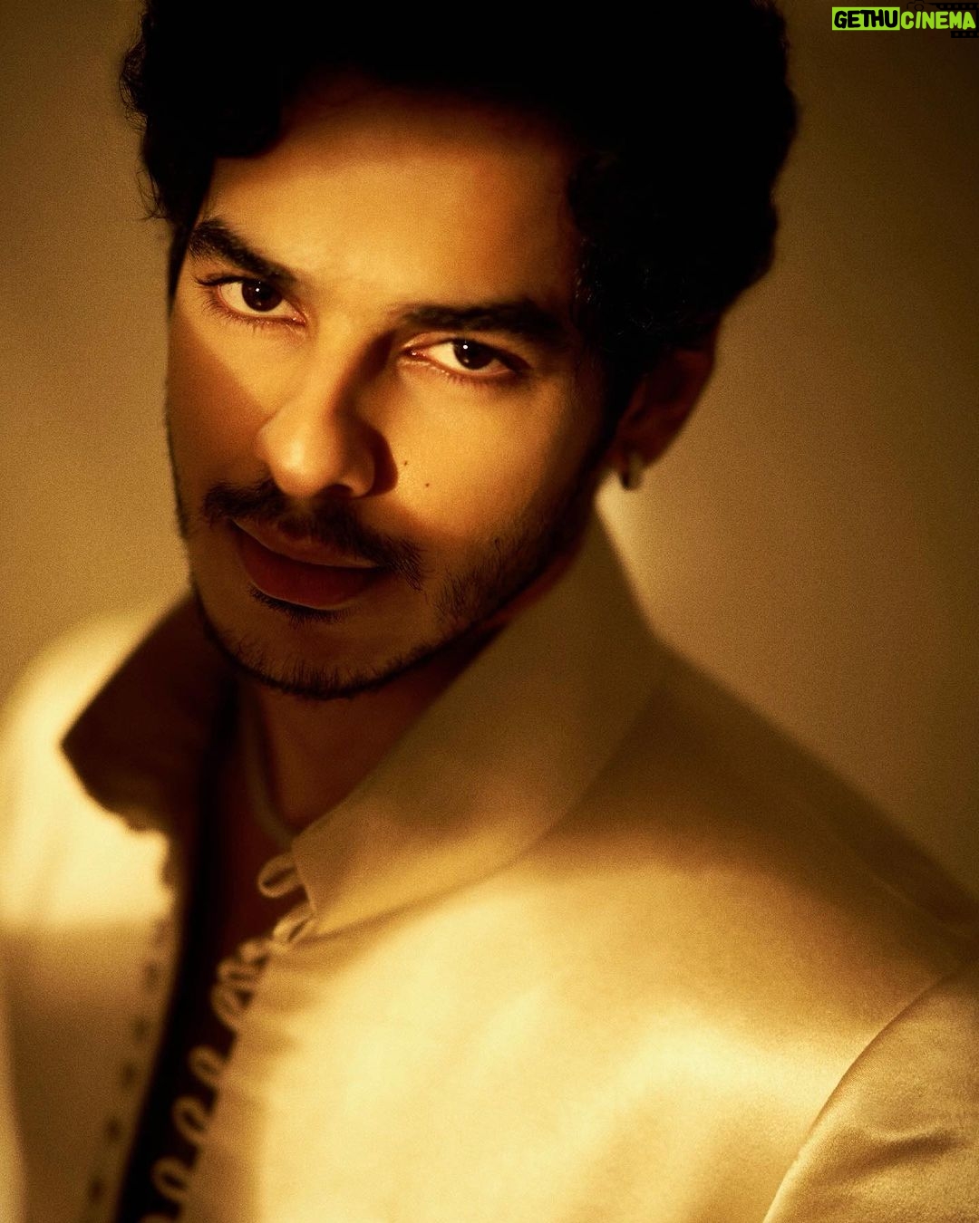 Ishaan Khattar Instagram - ⚜️ GQs best dressed Outfit: @anamikakhanna.in Necklace: @dripproject.co Rings: @dripproject.co & @inoxjewelryin Earrings: @shopzillionaire Shoes: @louboutinworld Styled by: @eshaamiin1 📸 @rohnpingalay