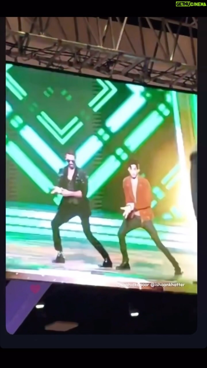 Ishaan Khattar Instagram - Even an impromptu 10 seconds on stage with big bro is 🧨