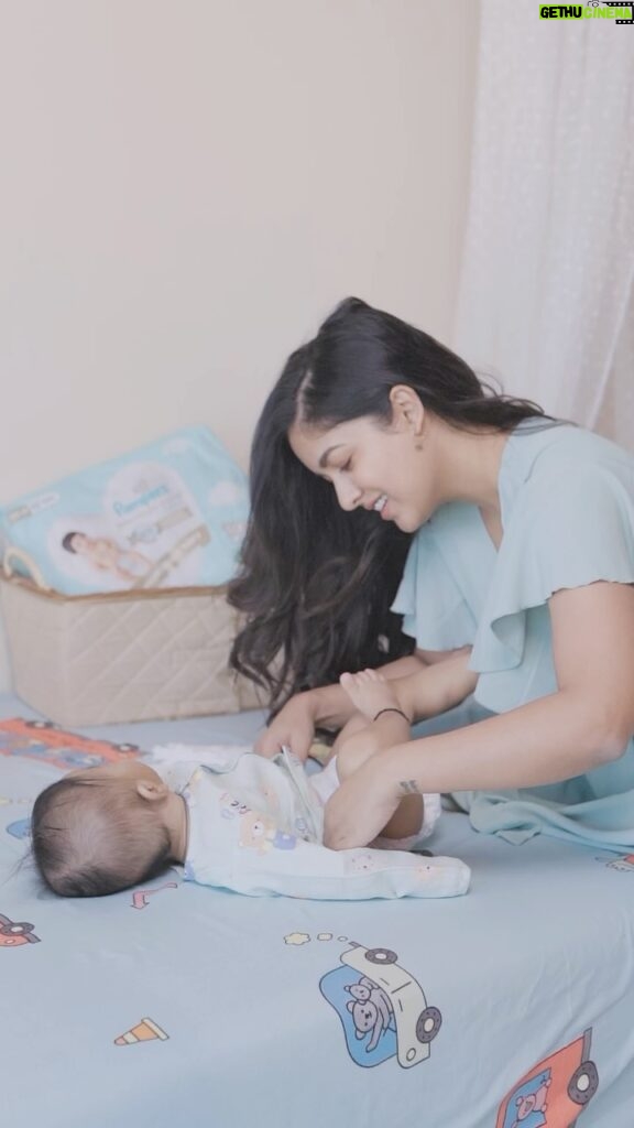 Ishita Dutta Instagram - Motherhood is one of the most daring jobs in the world. It melts my heart to see my baby smile, but it also breaks my heart to see him cry. And thus to protect him from all kinds of pains - I trust on the best. Pampers Premium Care Diapers have allowed my baby’s skin to breathe freely thanks to the anti-rash blanket and 360° cottony softness. These pants are sooo soft, sooo cushy - that it appears as if my Baby isn’t wearing any!