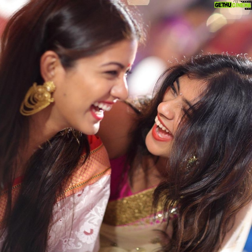 Ishita Dutta Instagram - Faking candids since 2007 (-1) To many many more Love u ❤️ #postsarepermanent 😝❤️ @ihebahp