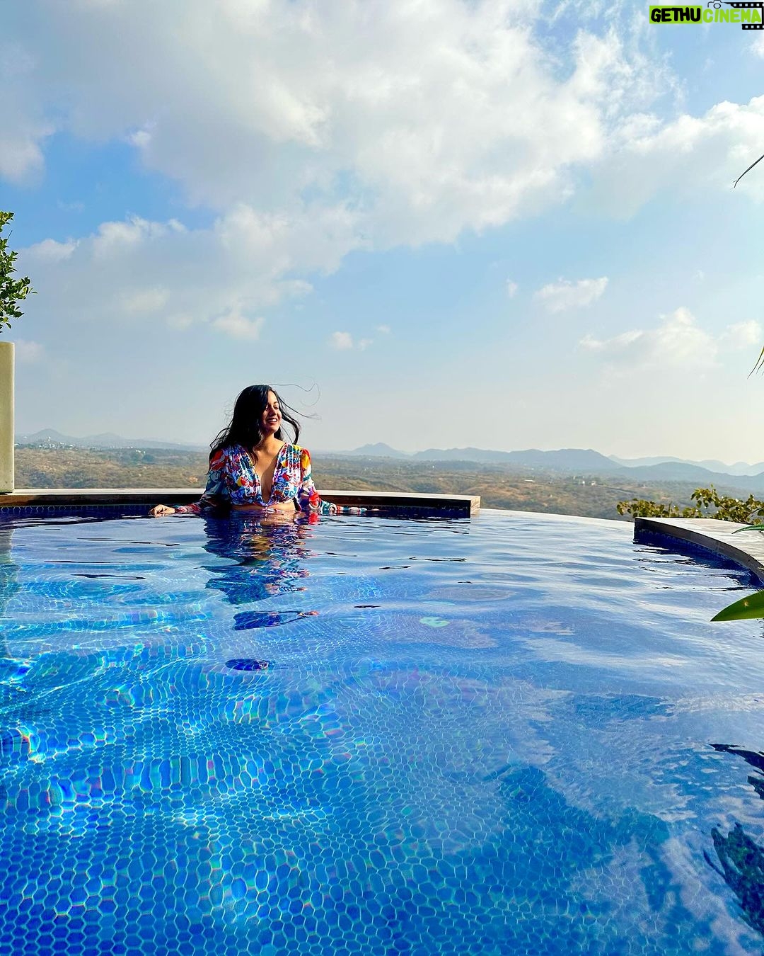 Ishita Dutta Instagram - The best getaway with @vatsalsheth and a much needed one too… away from all the hustle just me and you and the mountains. The best view, the best food, the best hospitality and the best stay…. @mementosbyitchotels_udaipur you have spoilt us and we loved every bit of it… ❤️ From the luxurious room to the private pool to the activities you planned for us everything was just perfect. @khyathisolutions