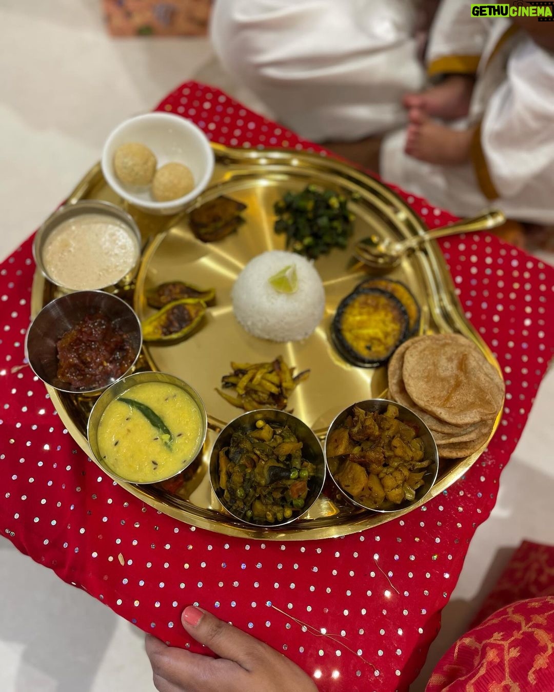 Ishita Dutta Instagram - Happy 6 months my baby ❤️❤️❤️ Vaayu’s Annaprashan ceremony 🙏 For those who don’t know it’s a Bengali traditional ceremony which also known as the rice ceremony where solid food is introduced to the baby by his mama for the first time ❤️ Off course the baby is too small to eat so we only touch the food to introduce him to flavours.