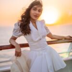 Ishita Raj Sharma Instagram - Teri hi awaaz sona baki lage shor 🙈 . 📸 -@horilhumad Dubai Cruise