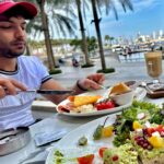 Ishita Raj Sharma Instagram – Jab view aur dhoop aisi ho toh photoshoot at breakfast toh banta hai 😛😁😋🥮🧁
#breakfastathabour Dubai Creek Harbour
