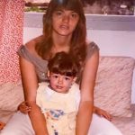 Isis Valverde Instagram - Tenho muito orgulho das mulheres que me criaram. Cresci num ninho de fortalezas femininas. Essa força sempre iluminou a minha vida e as minhas escolhas. Quantas mãos já me foram dadas, palavras já me foram direcionadas e abraços já me foram embalados. Quantas luzes já encontrei pelo caminho, que me incentivam, me instruem, me somam e me fortalecem. Que o mundo possa ser um lugar cada vez mais livre e mais seguro para todas as mulheres. Como mãe de menino, minha missão é criar um homem consciente, parceiro, aliado e amigo, para que ele também contribua para um mundo melhor. Feliz dia das mulheres para todas as nós.