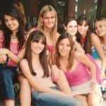 Isis Valverde Instagram - Tenho muito orgulho das mulheres que me criaram. Cresci num ninho de fortalezas femininas. Essa força sempre iluminou a minha vida e as minhas escolhas. Quantas mãos já me foram dadas, palavras já me foram direcionadas e abraços já me foram embalados. Quantas luzes já encontrei pelo caminho, que me incentivam, me instruem, me somam e me fortalecem. Que o mundo possa ser um lugar cada vez mais livre e mais seguro para todas as mulheres. Como mãe de menino, minha missão é criar um homem consciente, parceiro, aliado e amigo, para que ele também contribua para um mundo melhor. Feliz dia das mulheres para todas as nós.