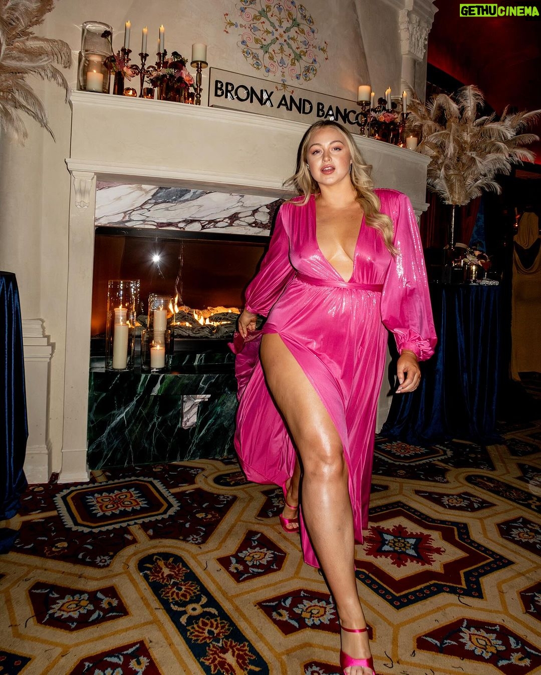 Iskra Lawrence Instagram - barbie gworl for life💖 📸 by @lanezphoto wearing @bronxandbanco 💕 . . . #midsizefashion #bronxandbanco #midsizemodel #springfashion #FW24 #NYFW #newyorkfashion #highendfashion #mommodel #workingmom #midsizeformaldress #pinkaesthetic #barbie #barbiestyle #barbiecore #springstyle #styleinspo Texas