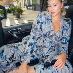 Iskra Lawrence Instagram - It’s giving… OMW to NYFW ✨ (but for my son, it’s giving Elsa 😂) 💄 @veronicagaona 📸 @lanezphoto #NYFW #Midsizemodel #midsizefashion #mom #modellife #bts #newyork #badgleymischka #fashionshow New York, New York