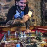 Ismael Prego Instagram - Mañana me toca estrenarme como máster de #HeroQuest en una partida con unos mens que dicen ser streamers. Espero no ponérselo muy hardcore y convertir esto en el Dark Souls de los juegos de tabla. Por cierto, miniatura del Hechicero del Terror que veis en las fotos la he pintado yo para la ocasión y es la primera vez que pinto una miniatura. ¿Qué os parece? ¿Os pinto unas cuantas más? @hasbrofans_es #ad