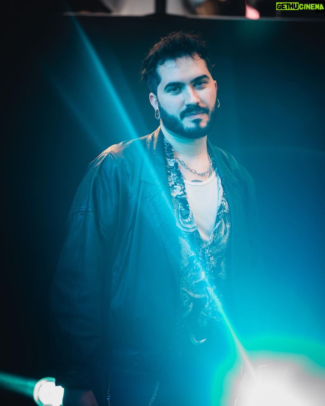 Ismael Prego Instagram - El otro día estuve por Madrid en la premiere de Morbius y me hicieron estas fotos. (Tenéis un vídeo contando la experiencia en el secundario) Ahora que ya ha salido la peli, ¿que opináis de las postcreditos? Dejádmelo en comentarios y cuidado con los spoilers para los que no la habéis visto.