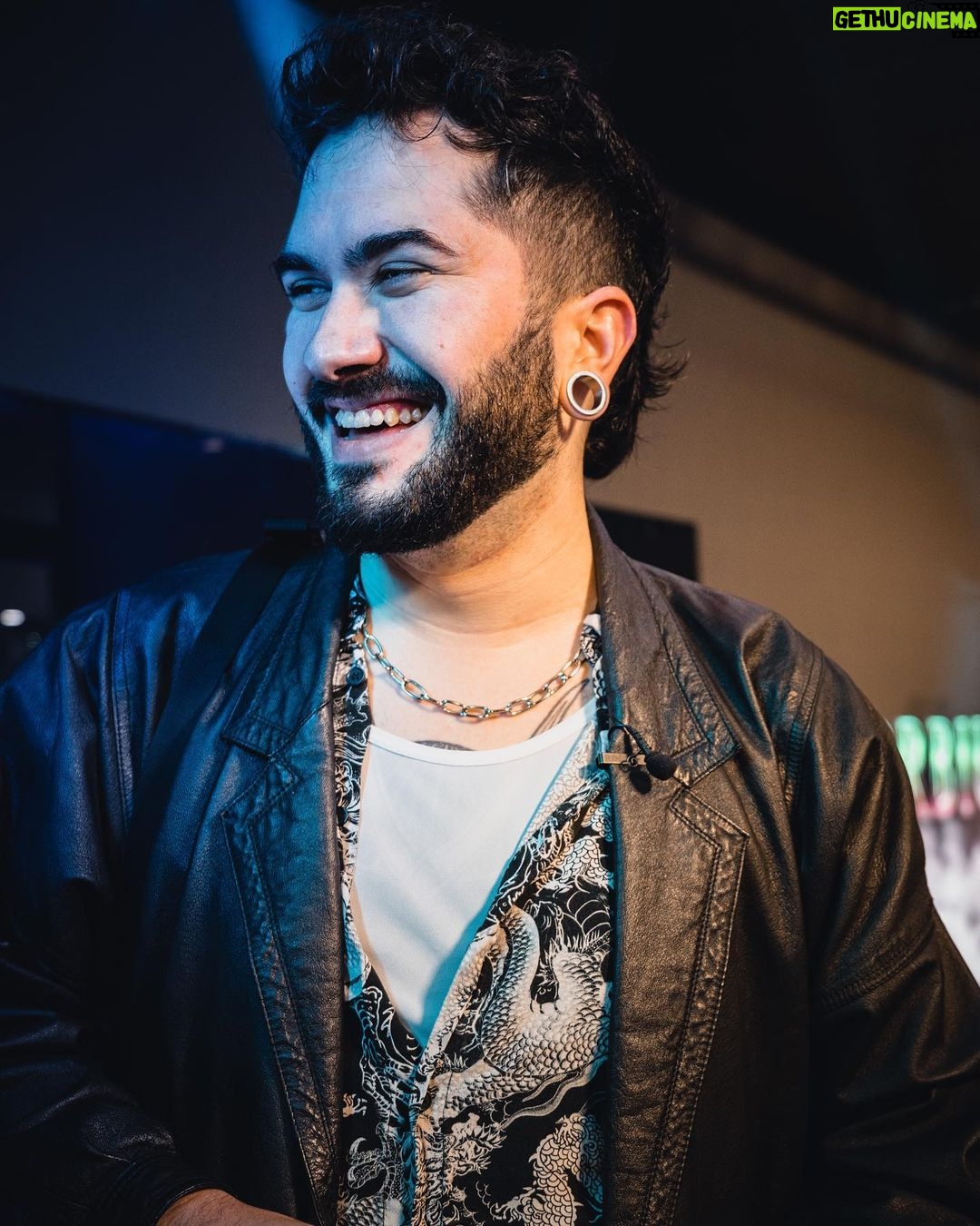 Ismael Prego Instagram - El otro día estuve por Madrid en la premiere de Morbius y me hicieron estas fotos. (Tenéis un vídeo contando la experiencia en el secundario) Ahora que ya ha salido la peli, ¿que opináis de las postcreditos? Dejádmelo en comentarios y cuidado con los spoilers para los que no la habéis visto.