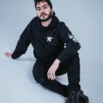 Ismael Prego Instagram – HANNYA

En torno a este ser existen diversos mitos, gran parte de ellos tratan sobre mujeres despechadas y obsesionadas con clérigos, que debido a sus votos no pueden tener deseo alguno hacia ellas. Dicha obsesión, junto a la rabia y la ira, las convierte en un demonio.

Ya a la venta en WWW.ONICLOTHING.COM
