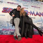 Ismael Prego Instagram - Muchachito de Montealto termina en la premiere mundial de #SpidermanNoWayhome en Los Angeles debido a casualidades del destino. Amo mi vida, gracias por la experiencia @sonypicturesspain. Menuda barbaridad, de verdad. Hacia tiempo que no sentía tantas cosas en una sala de cine. Concretamente desde Infinity War. Y hablando de Infinity War, hemos intentado recrear la foto que nos hicimos en su premiere.