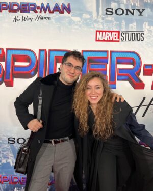 Ismael Prego Instagram - Muchachito de Montealto termina en la premiere mundial de #SpidermanNoWayhome en Los Angeles debido a casualidades del destino.
Amo mi vida, gracias por la experiencia @sonypicturesspain. 

Menuda barbaridad, de verdad. Hacia tiempo que no sentía tantas cosas en una sala de cine. Concretamente desde Infinity War. 

Y hablando de Infinity War, hemos intentado recrear la foto que nos hicimos en su premiere.