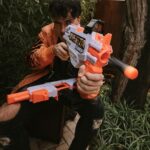 Ismael Prego Instagram - LUZ, FUEGO, DESTRUCCIÓN! El mundo puede ser una ruiiiiPerdón, quiero decir… ALCANCE, VELOCIDAD, PRECISIÓN! son las prestaciones de la nueva gama #NerfUltra, la más premium e innovadora de @nerfspain. Tu blaster de confianza para cualquier situación. #ad